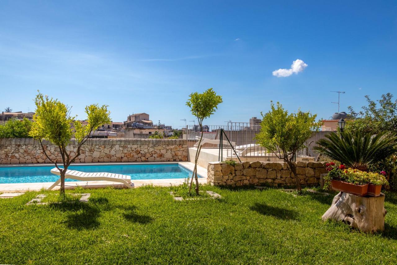 Villa Rosaria Rooms Noto Exteriér fotografie