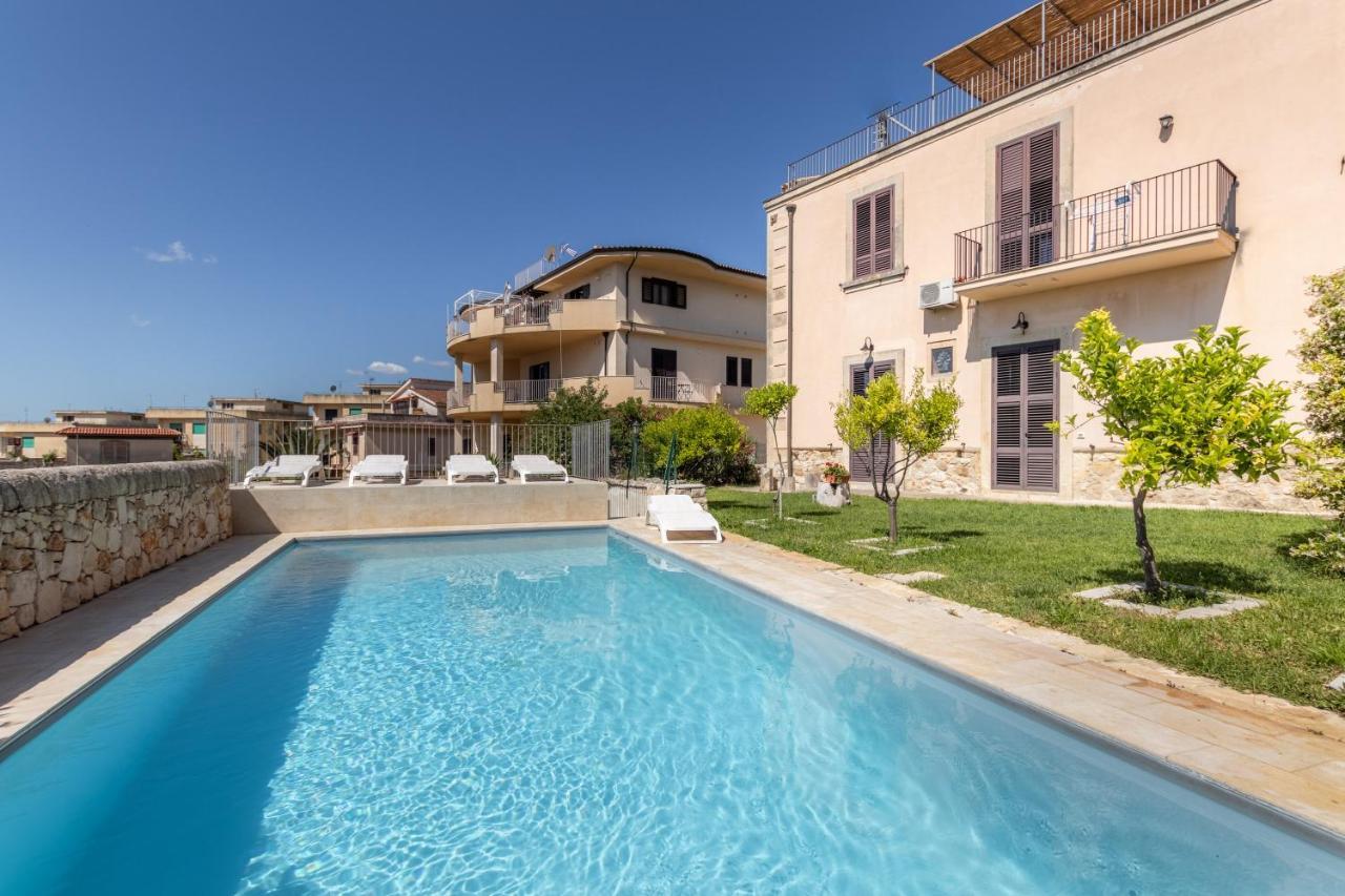 Villa Rosaria Rooms Noto Exteriér fotografie